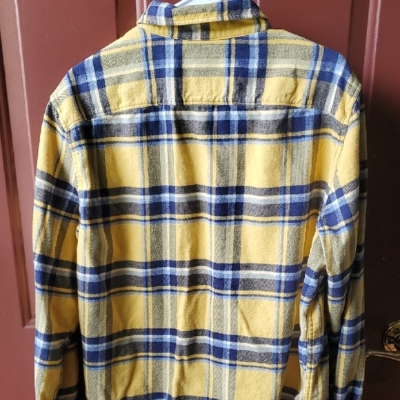 American Eagle Outfitters Yellow and Blue Plaid Casual Button Down Shirt - Picture 9 of 10